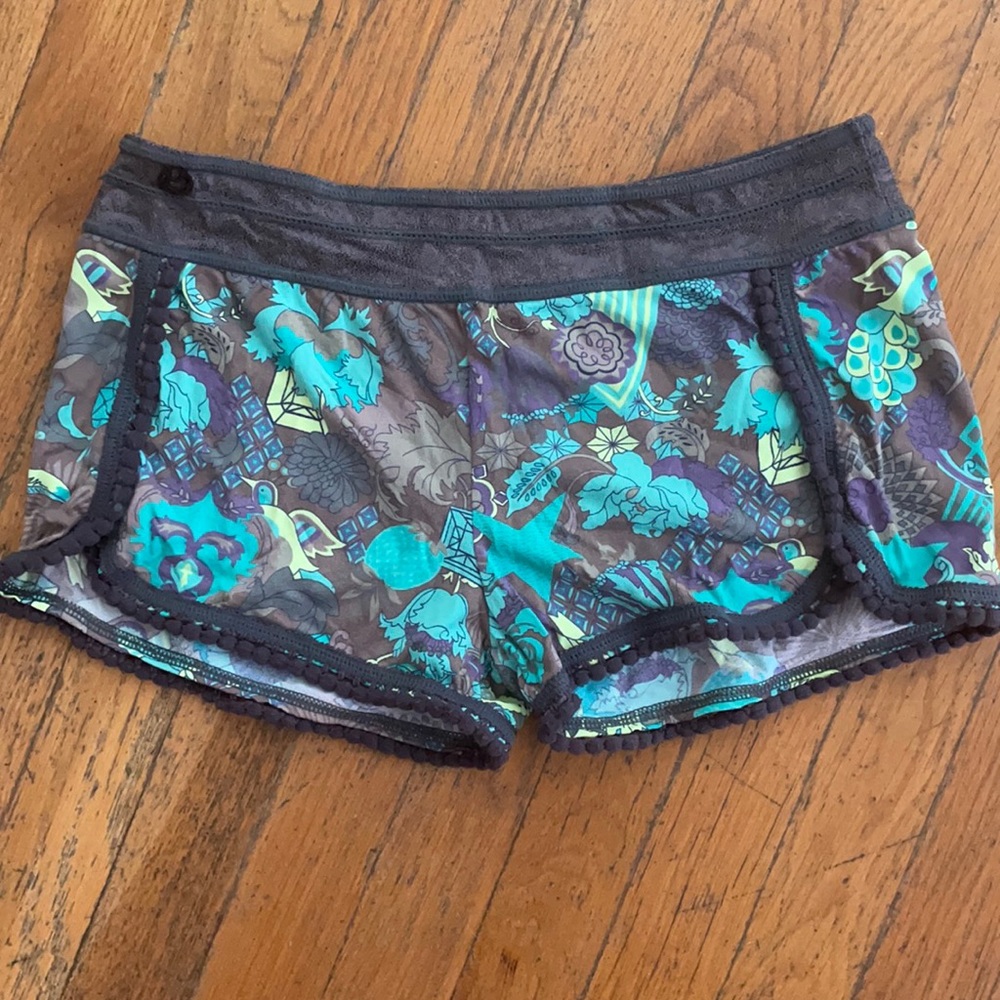 MAAJI beach shorts